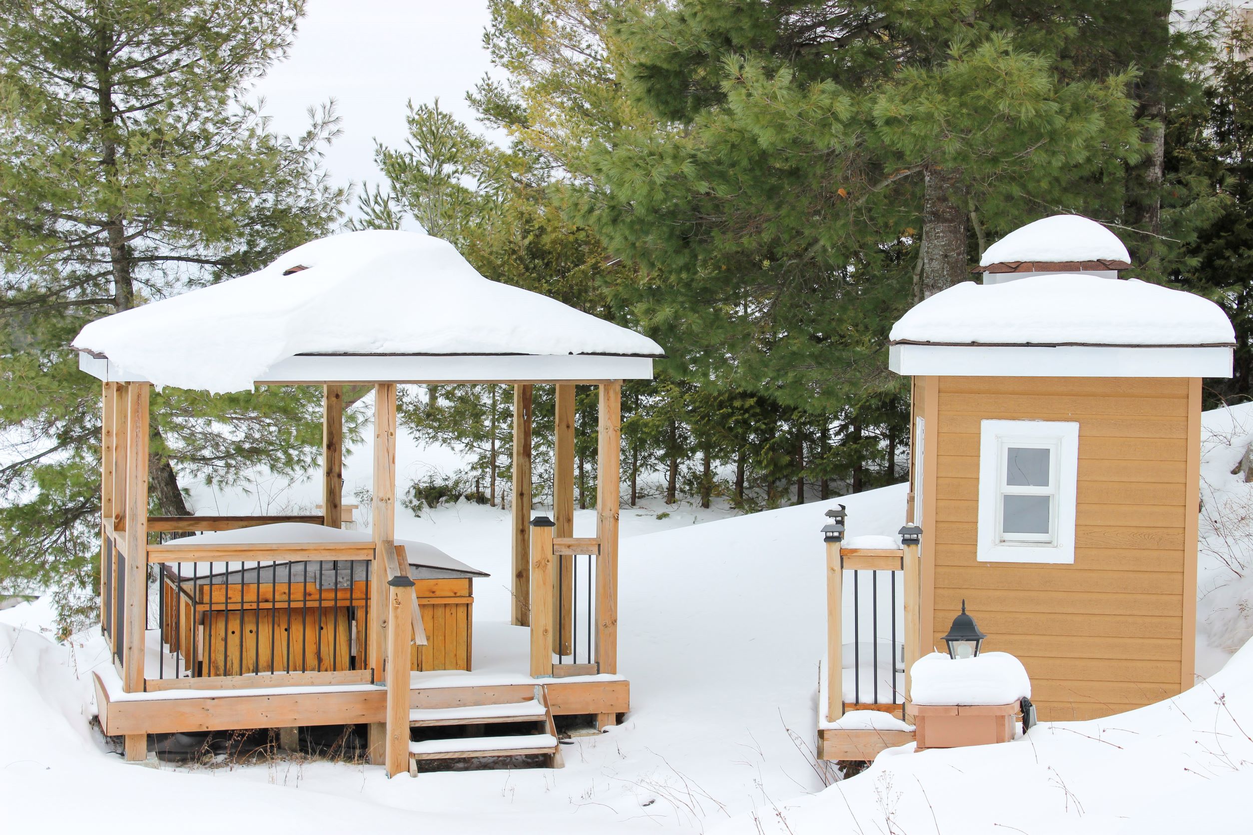 Lakeside Hot Tub and Sauna provide hours of relaxation and restores your sense of calm.